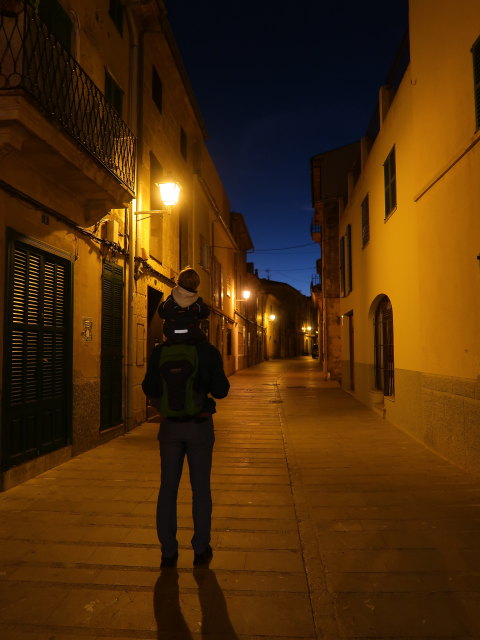 Ich und Nils in der Carrer de Sant Jaume in Alc&uacute;dia (28. Nov.)