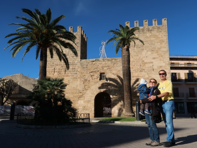 Nils, Sabine und ich bei der Porta del Moll in Alc&uacute;dia (29. Nov.)