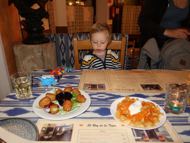 Nils und Sabine im Restaurant El Rey De La Tapa in Sineu (29. Nov.)