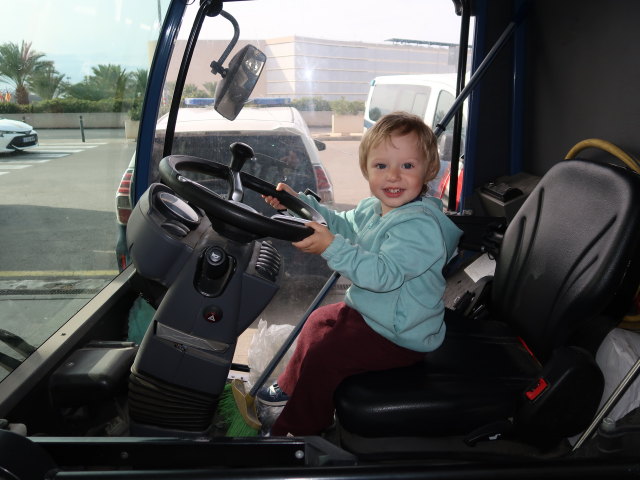 Nils am Aeroport de Palma, 8 m (30. Nov.)