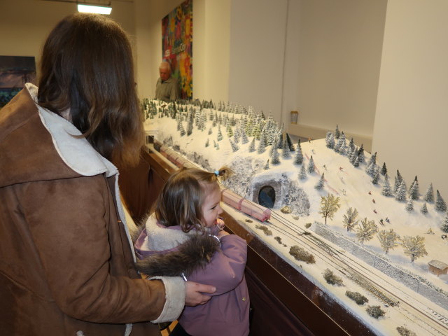Hannelore und Ella in der Modellbahnausstellung Westbahnhof