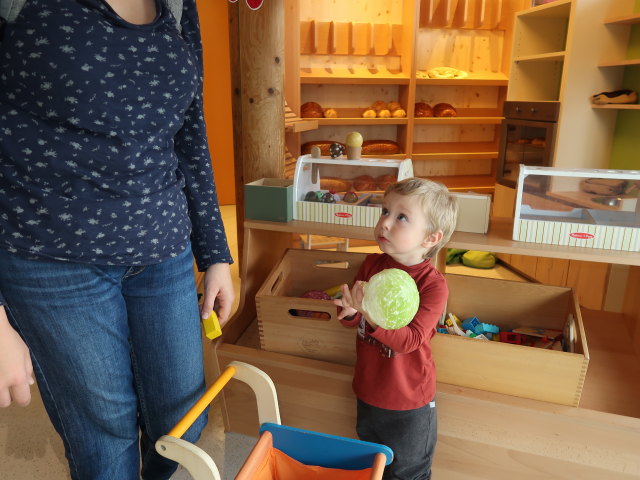 Sabine und Nils am Spielplatz
