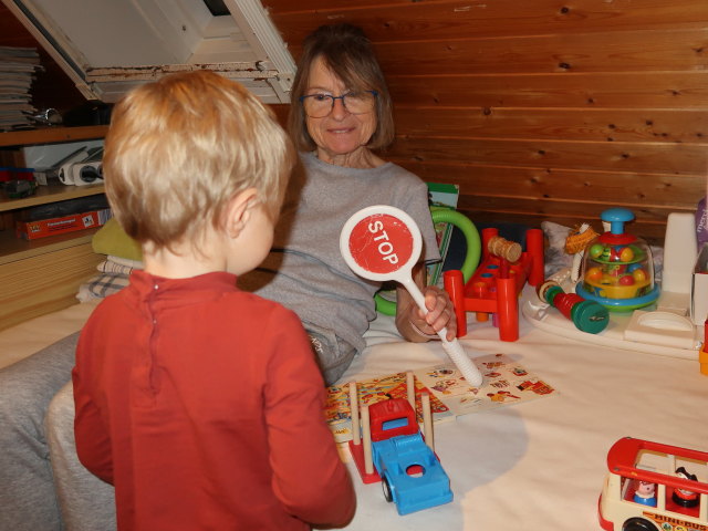 Nils und Mama im Haus meiner Eltern