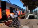 Nils und Sabine im Bahnhof Gloggnitz, 439 m