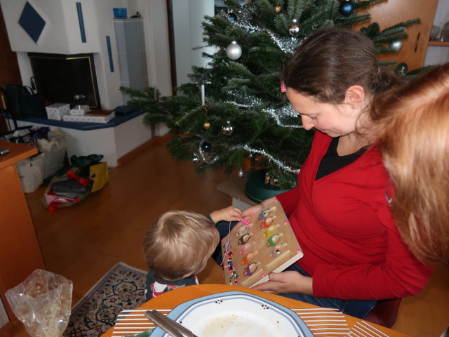 Nils, Sabine und Brigitte im Haus meiner Eltern (24. Dez.)
