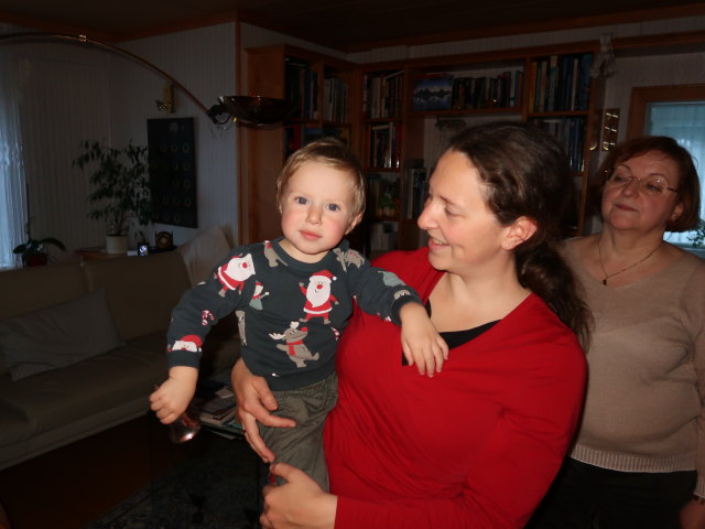 Nils, Sabine und Brigitte im Haus meiner Eltern (24. Dez.)