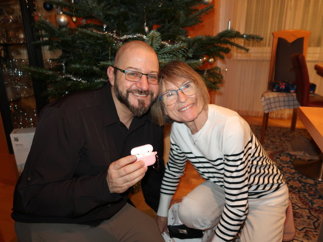 Markus und Mama im Haus meiner Eltern (24. Dez.)