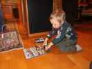 Nils im Haus meiner Eltern (24. Dez.)
