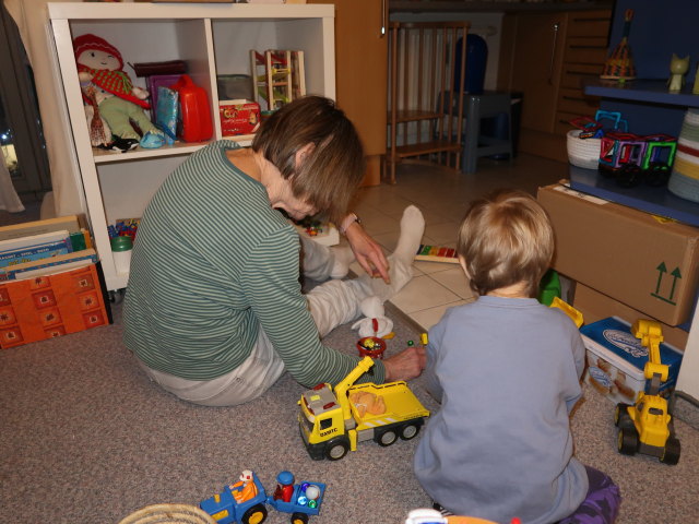 Mama und Nils in unserer Wohnung