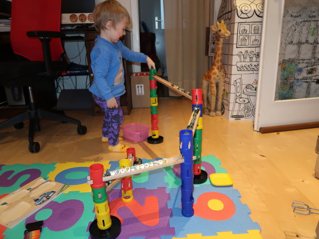 Nils in Brigittes Wohnung