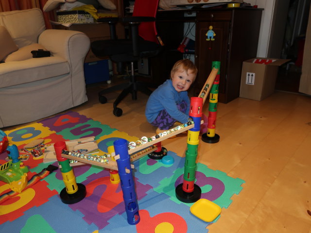 Nils in Brigittes Wohnung