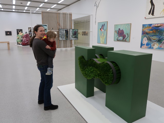 Sabine und Nils in der Ausstellung 'Nie endg&uuml;ltig! Das Museum im Wandel'