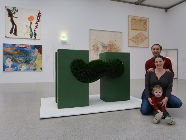 Ich, Sabine und Nils in der Ausstellung 'Nie endg&uuml;ltig! Das Museum im Wandel'
