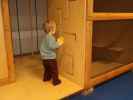 Nils in der Kinderspielecke