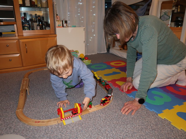Nils und Mama in unserer Wohnung