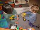 Mama und Nils in unserer Wohnung