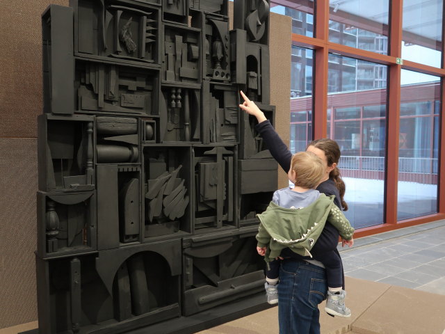 Nils und Sabine in der Ausstellung 'Wotruba International'