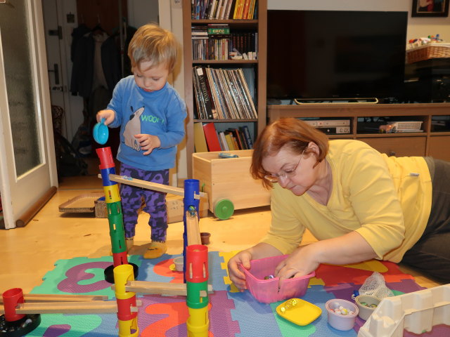 Nils und Brigitte in Brigittes Wohnung