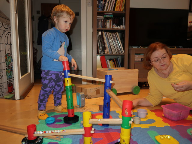 Nils und Brigitte in Brigittes Wohnung