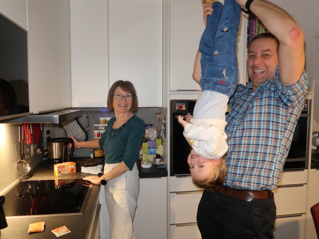 Mama, Nils und ich im Haus meiner Eltern