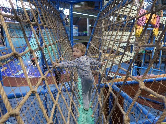 Nils im Ninja Parcours