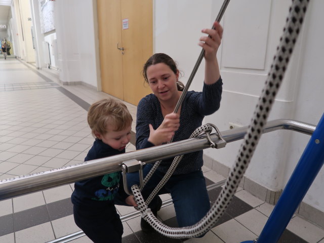 Nils und Sabine in der Dauerausstellung 'Energie'