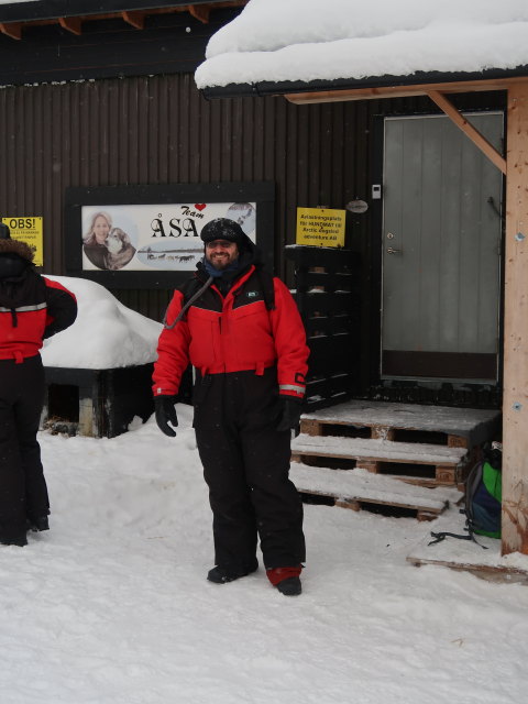 Markus in der Basis von Arctic Dogsled Adventure in Laxforsen (20. Feb.)