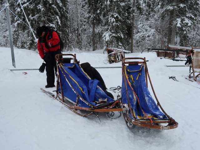 Markus in der Basis von Arctic Dogsled Adventure in Laxforsen (20. Feb.)