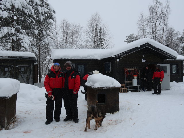 Ich und Markus im Wildniscamp von Arctic Dogsled Adventure beim V&auml;kk&auml;r&auml;j&auml;rvi (20. Feb.)