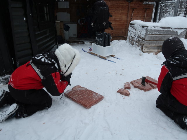 Wildniscamp von Arctic Dogsled Adventure beim V&auml;kk&auml;r&auml;j&auml;rvi (20. Feb.)