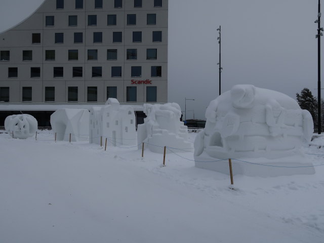 beim Kiruna Stadshus (22. Feb.)