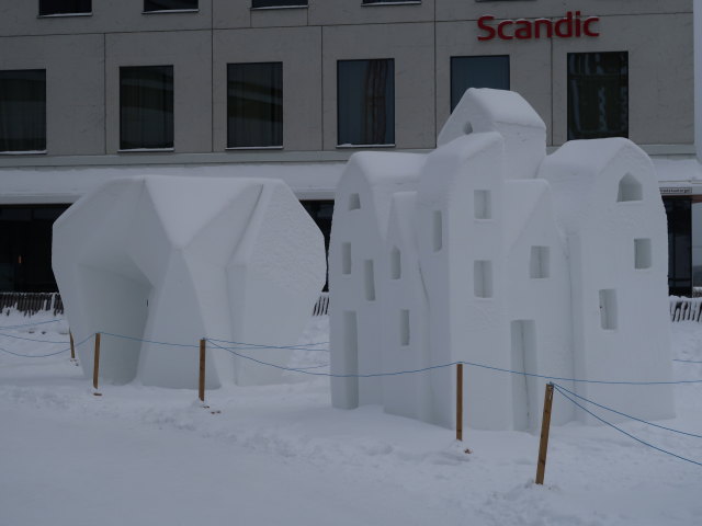 beim Kiruna Stadshus (22. Feb.)