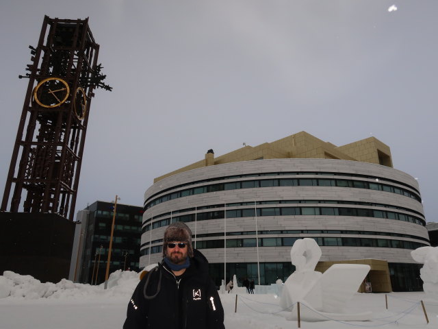 Markus beim Kiruna Stadshus (22. Feb.)