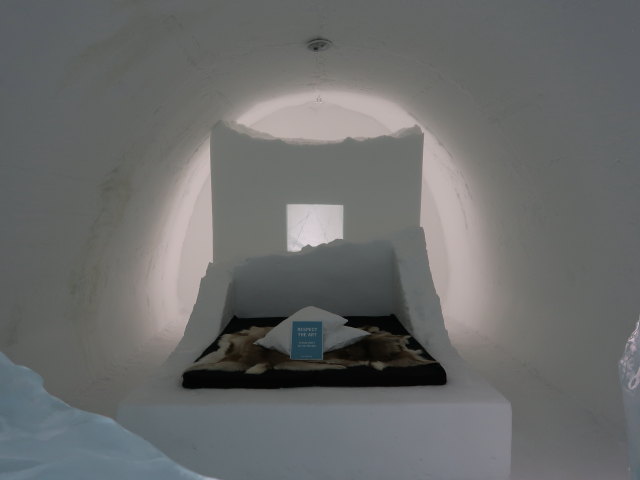 Art Suite 'Ice as Mirror' im Icehotel 36 in Jukkasj&auml;rvi (23. Feb.)