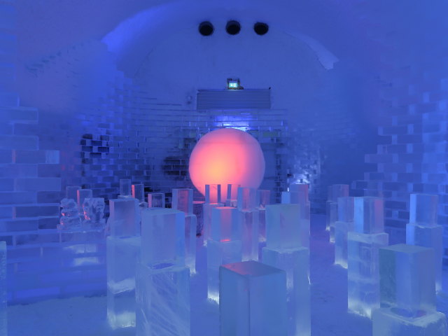 Icebar 'In Orbit' im Icehotel 365 in Jukkasj&auml;rvi (23. Feb.)