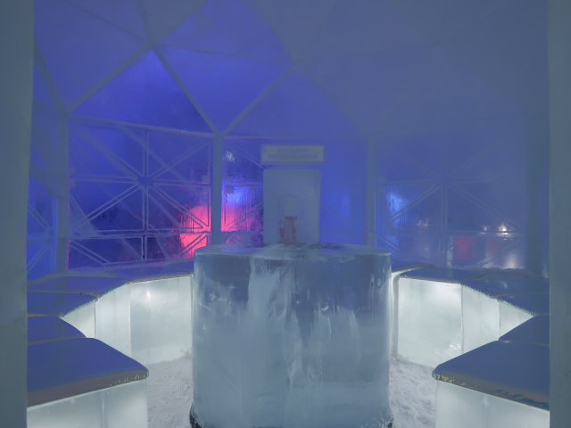Icebar 'In Orbit' im Icehotel 365 in Jukkasj&auml;rvi (23. Feb.)