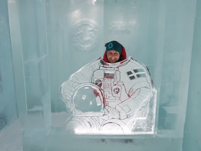 Ich in der Icebar 'In Orbit' im Icehotel 365 in Jukkasj&auml;rvi (23. Feb.)