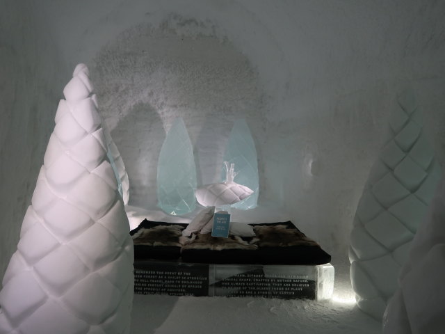 Art Suite 'Strobilus Land' im Icehotel 365 in Jukkasj&auml;rvi (23. Feb.)