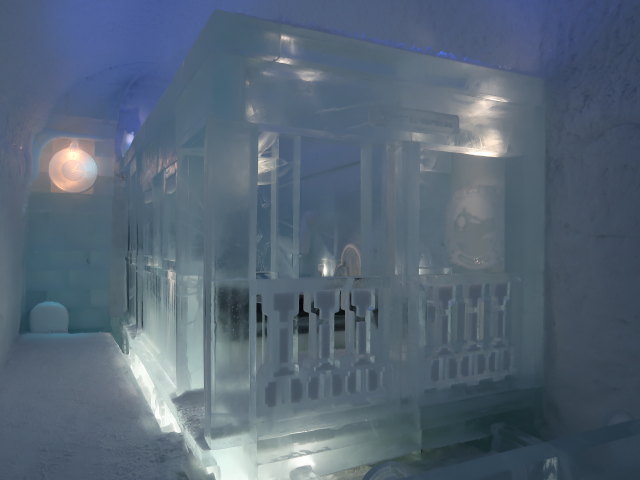 Deluxe Suite 'Mystery on the Icehotel Express' im Icehotel 365 in Jukkasj&auml;rvi (23. Feb.)