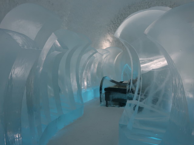 Art Suite 'Crescents' im Icehotel 365 in Jukkasj&auml;rvi (23. Feb.)