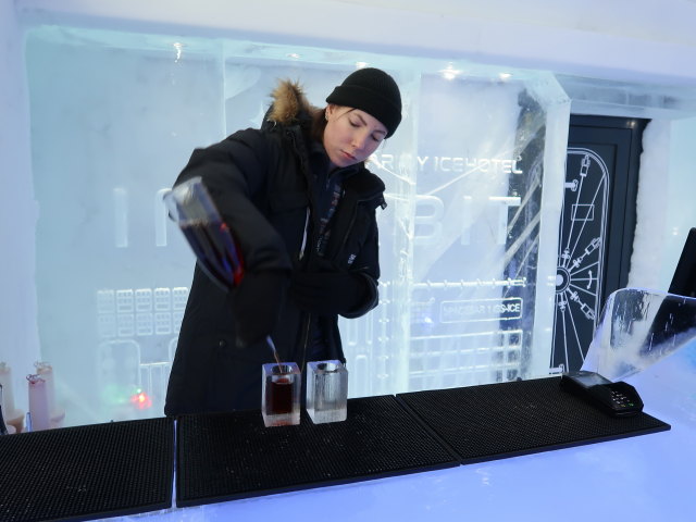 Icebar 'In Orbit' im Icehotel 365 in Jukkasj&auml;rvi (23. Feb.)