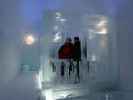 Ich und Markus in der Deluxe Suite 'Mystery on the Icehotel Express' im Icehotel 365 in Jukkasj&auml;rvi (23. Feb.)