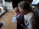 Nils und Papa im Haus meiner Eltern