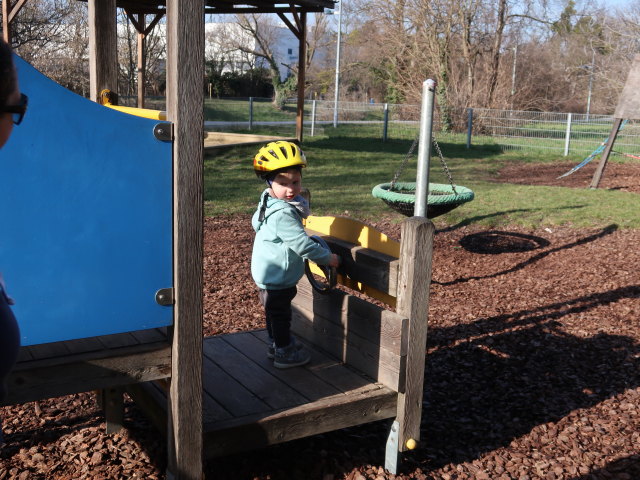 Nils am Spielplatz Riegerm&uuml;hle