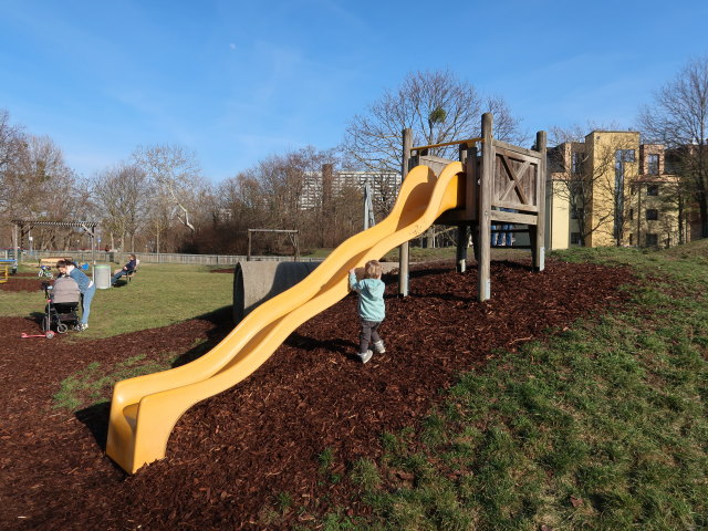 Nils am Spielplatz Trepetschniggasse