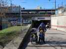 Nils und Sabine beim Bahnhof Wien Liesing, 225 m