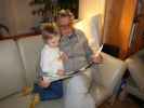 Nils und Papa im Haus meiner Eltern