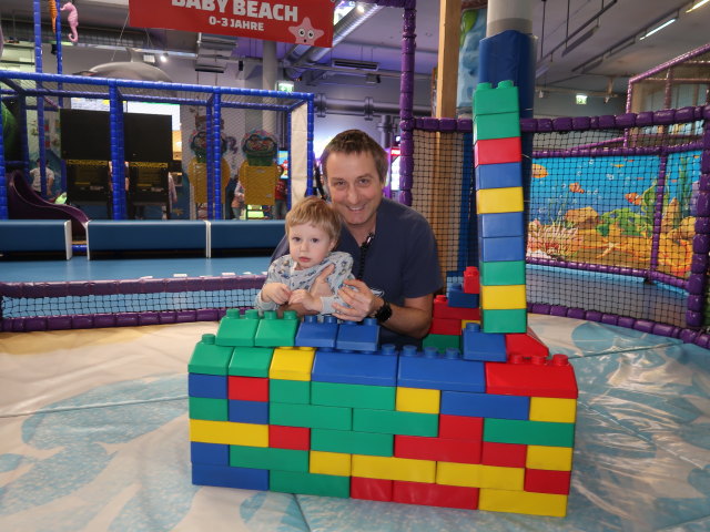 Nils und ich im Kleinkindbereich 'Baby Beach'