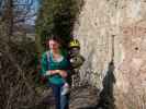 Sabine und Nils in der Ruine Rauheneck, 363 m