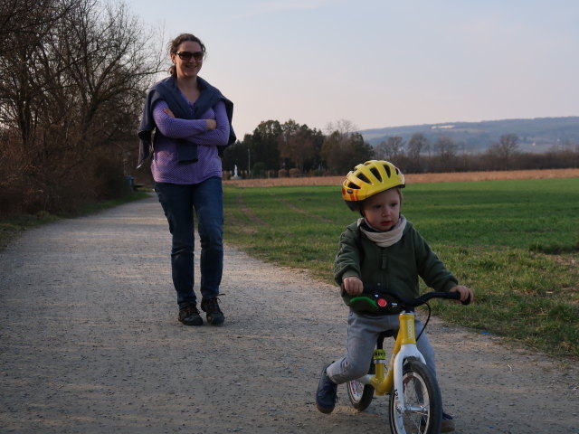 Sabine und Nils zwischen Hasswellgasse und Jedlersdorfer Stra&szlig;e